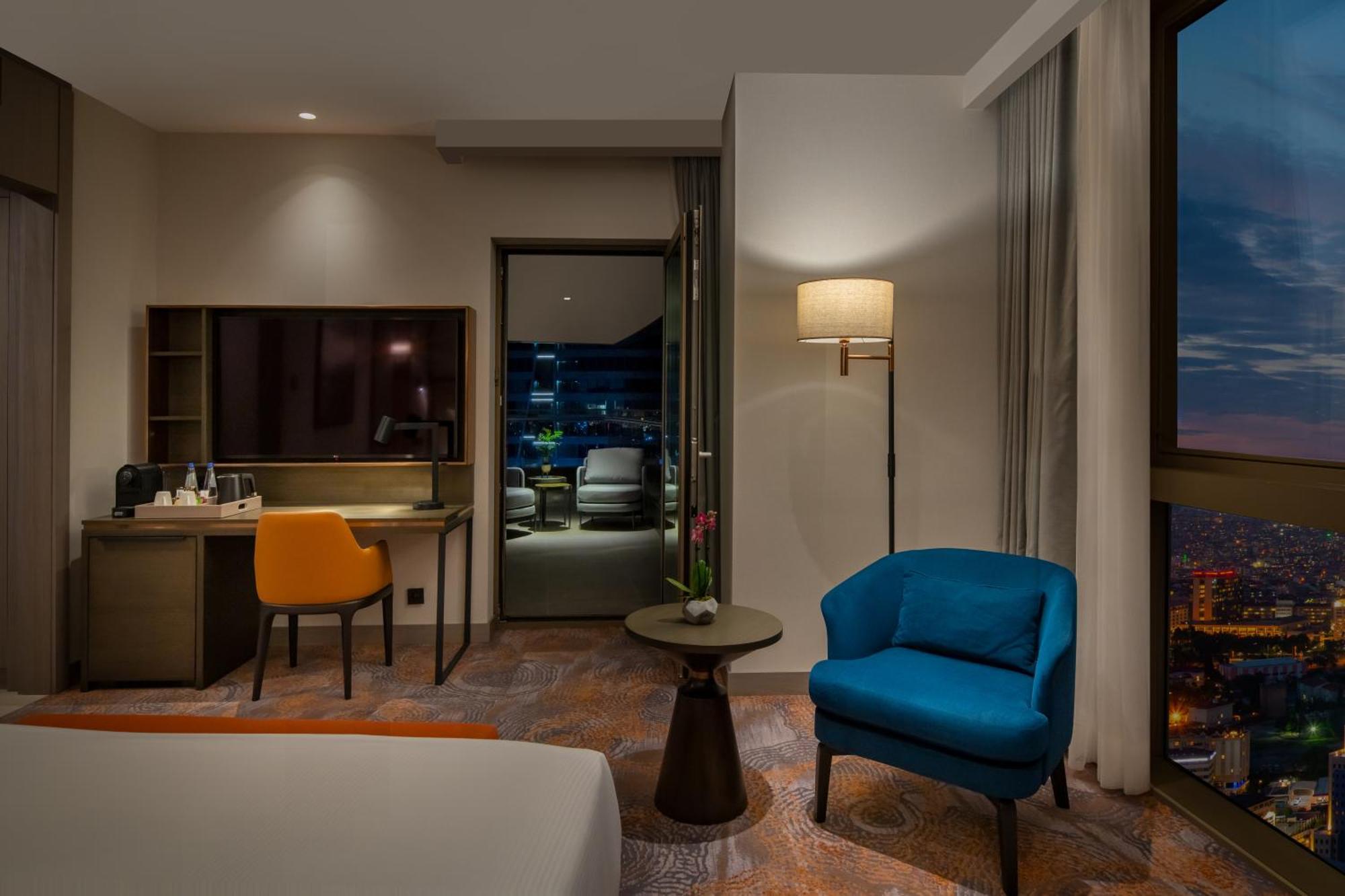 Готель Hilton Mall Of