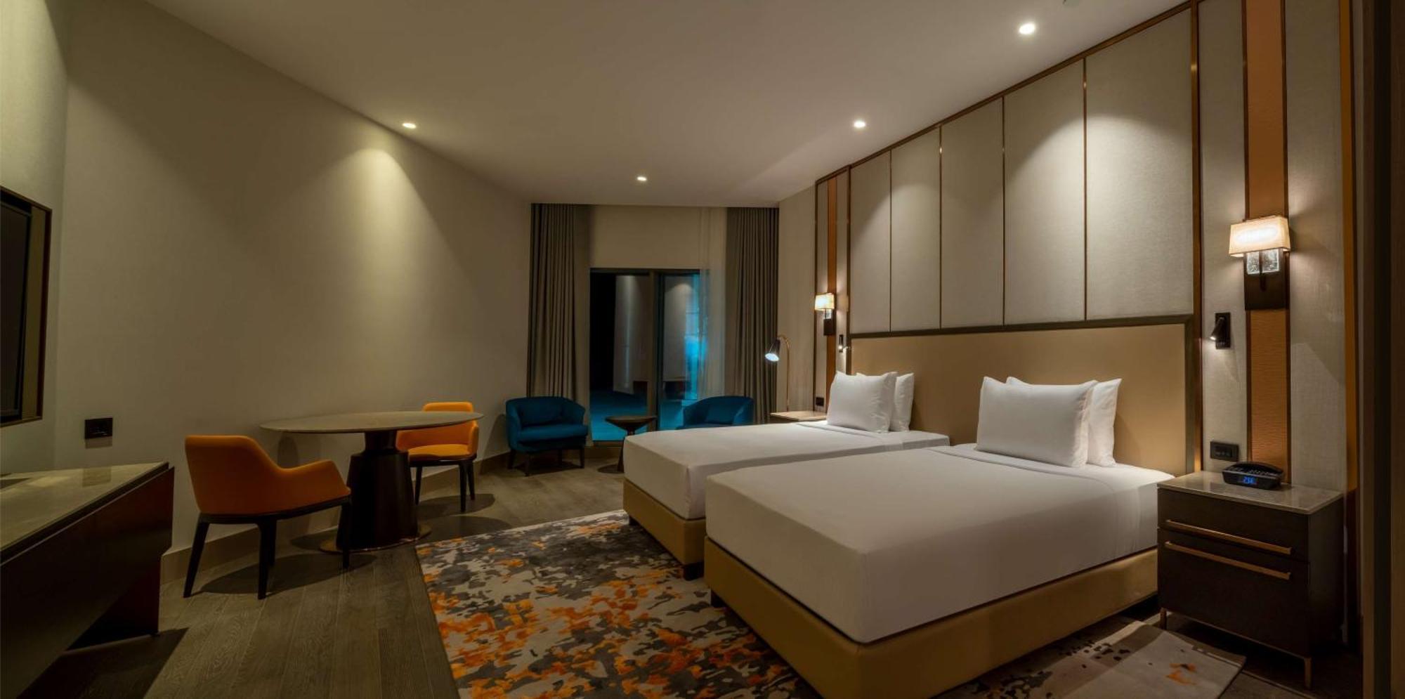 Hilton Mall Of Готель
